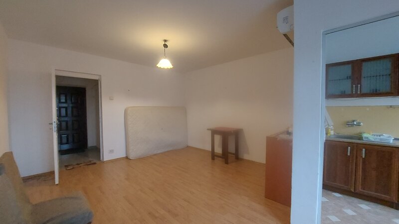 Bucur Obor, Liceu Iulia Hasdeu,