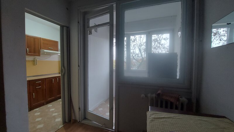 Bucur Obor, Liceu Iulia Hasdeu,