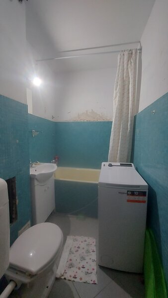 Bucur Obor, Liceu Iulia Hasdeu,